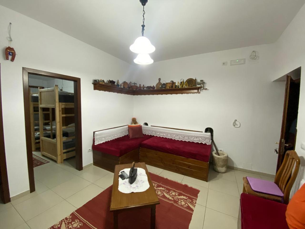 Cico Hostel &Private Room Gjirokastër Exterior foto