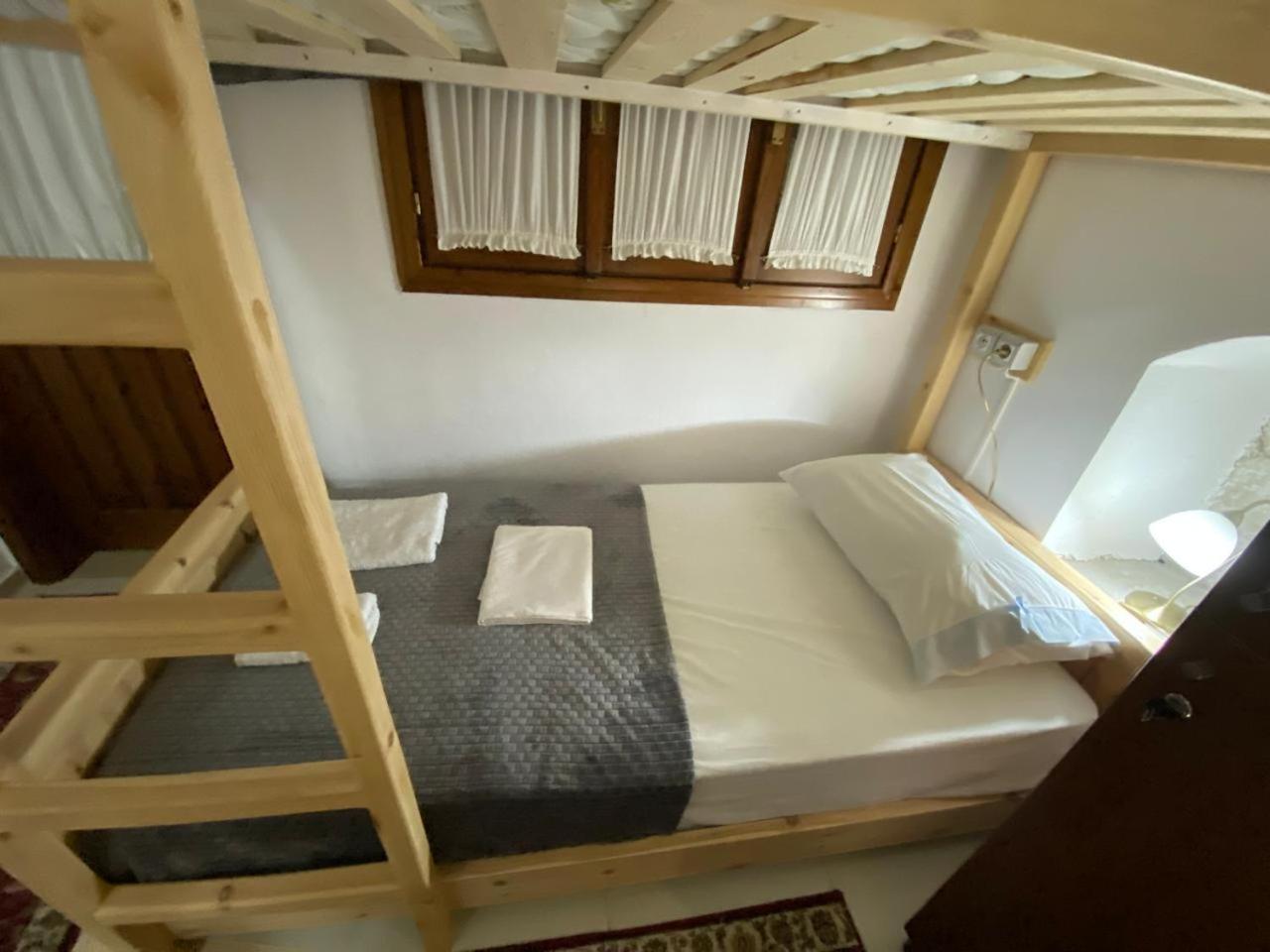 Cico Hostel &Private Room Gjirokastër Exterior foto